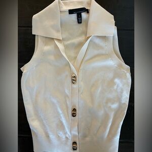 White House Black Market Cream Sleeveless Button-Down Top